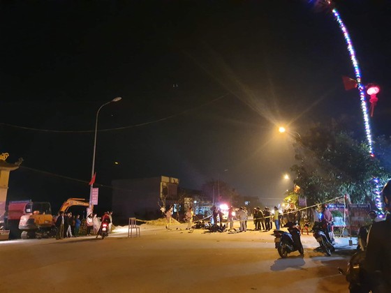 Hai xe máy đâm trực diện, 5 người thương vong ảnh 3