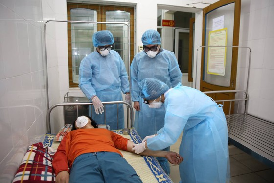 Cách ly, theo dõi 1 du khách Trung Quốc đi xe đạp đến Hà Tĩnh ảnh 1