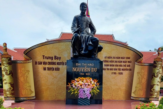 Tưởng nhớ Danh nhân văn hóa thế giới - Đại thi hào Nguyễn Du ảnh 1