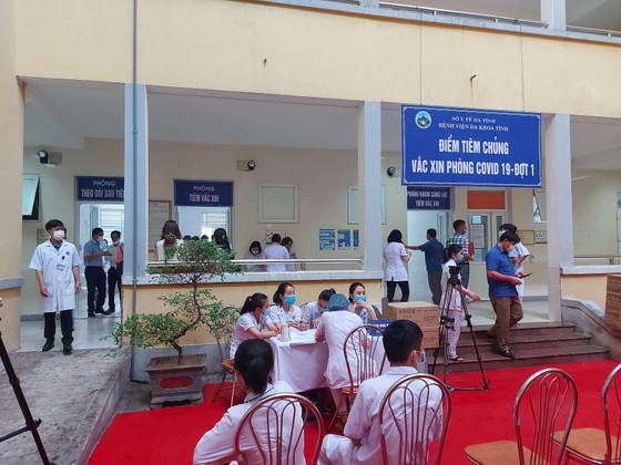 Hà Tĩnh triển khai tiêm vaccine phòng Covid-19 ảnh 2