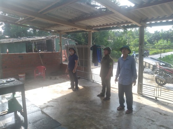 Lốc xoáy gây thiệt hại nặng về tài sản của người dân Hà Tĩnh ảnh 11