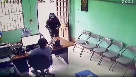 Bắt nghi phạm dùng dao khống chế nhân viên quỹ tín dụng liên xã để cướp tài sản ảnh 1