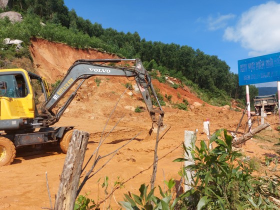 Tập trung khắc phục hậu quả sạt lở núi ở Hà Tĩnh ảnh 3