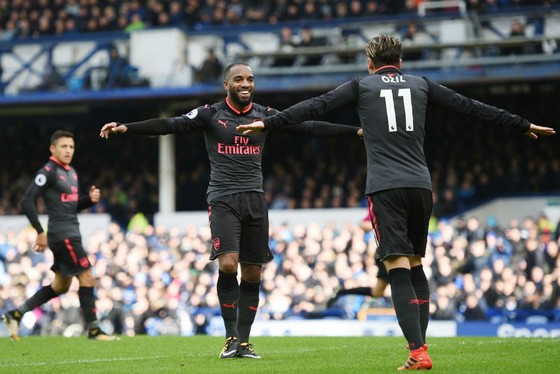 Everton - Arsenal 2-5: Rooney tái lập siêu phẩm, nhưng Everton vẫn thua thảm ảnh 1