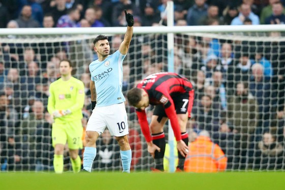 Pep sẵn sàng chia tay “huyền thoại” Aguero? ảnh 1