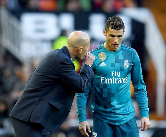 Ronaldo sao lại vất vả cô độc đến thế này? ảnh 1