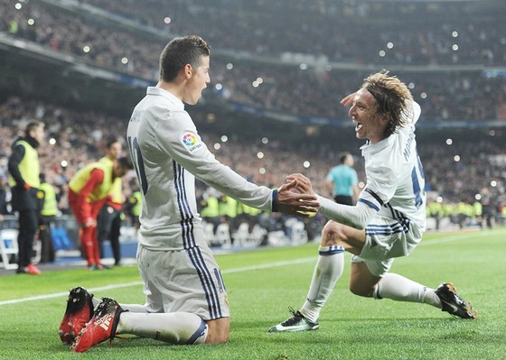Trước đại chiến với Bayern, Modric ngầm chê bai James? ảnh 1