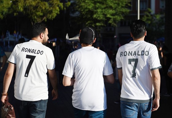 Không Ronaldo, người hâm mộ quay lưng với Real? ảnh 2
