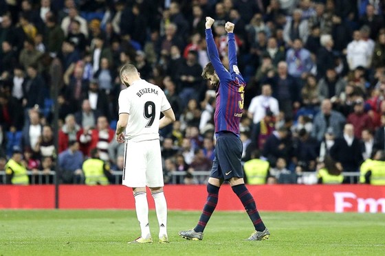 Barca nhấn chìm mùa giải của Real ảnh 1