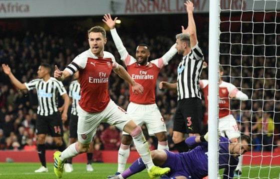 Lấy vị trí thứ 3 của Tottenham, sao Arsesal “chọc ngoáy” kình địch ảnh 1
