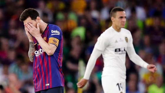 Barca lại gục ngã, Bayern hoàn tất cú đúp ảnh 1
