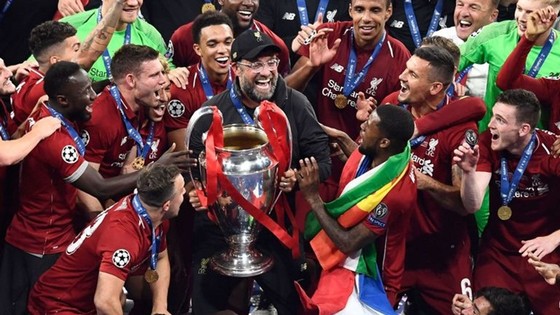Cánh tay Sissoko, "cái đầu" Klopp và đỉnh cao thứ 6 cho Liverpool ảnh 2