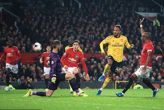 Man.United khởi đầu tệ nhất trong 30 năm ảnh 1