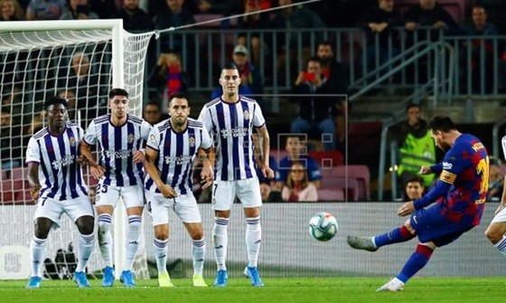 Messi khôi phục phong độ tuyệt đỉnh, Barca lại dày vò đối thủ ảnh 1