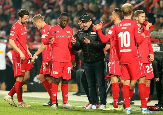 Các ca dương tính không thể ngăn Bundesliga trở lại ảnh 1