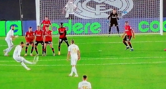 Sergio Ramos gieo áp lực cho Barca ảnh 1