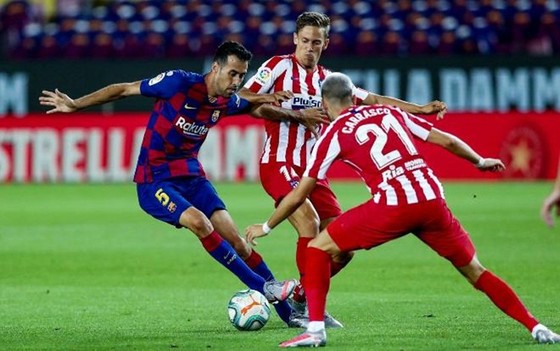 Messi có bàn thứ 700, nhưng La Liga đang rời xa Barca ảnh 1