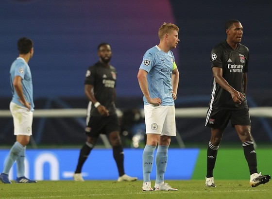 Guardiola cay đắng khi lần thứ 3 liên tiếp dừng bước ở tứ kết ảnh 1