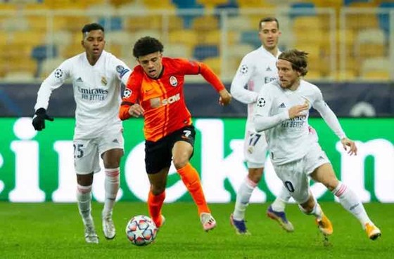 Thêm Liverpool, Porto giành vé vào vòng 1/8 ảnh 1