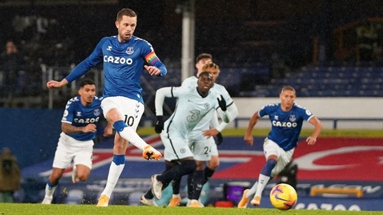 Derby Manchester vắng bàn thắng, Chelsea thua tại Everton ảnh 1