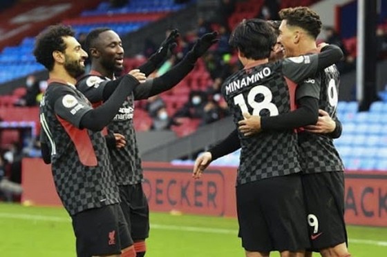 HLV Klopp bác bỏ đồn đoán Salah rời Liverpool. ảnh 1