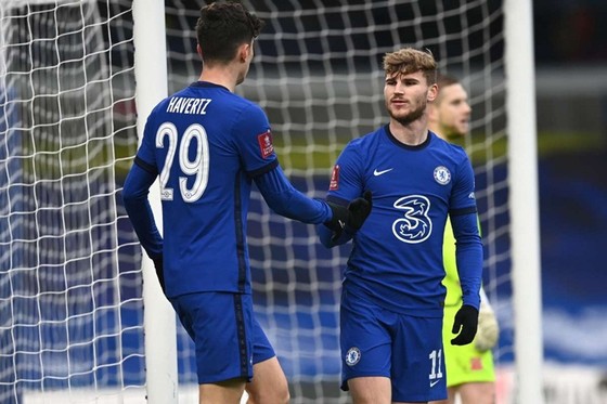 Tottenham, Chelsea và Man.City thắng dễ, Leeds bị loại bởi đội hạng 4 ảnh 1