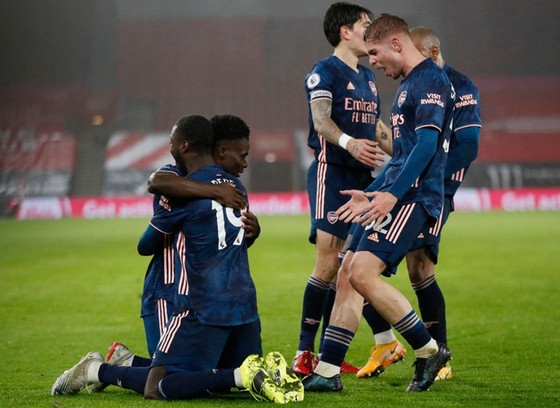 Man.City nhàn nhã chiếm ngôi đầu sau chiến thắng “5 sao” ảnh 1