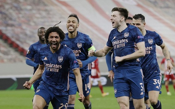 Kane tỏa sáng cùng Tottenham, Arsenal phục thù mỹ mãn ảnh 1
