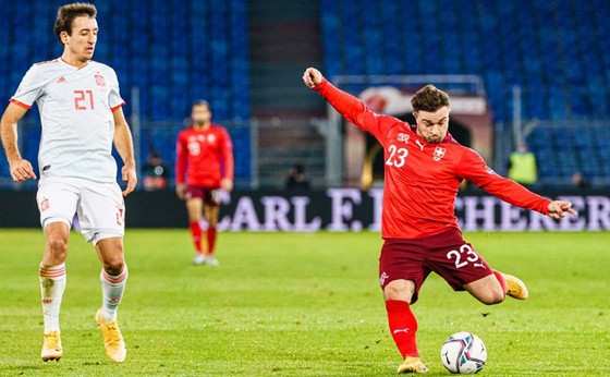 Luis Enrique: “Thụy Sĩ cùng đẳng cấp với Tây Ban Nha” ảnh 1