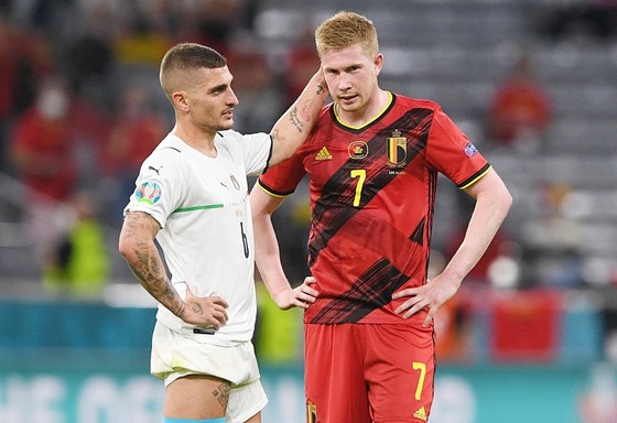 Kevin De Bruyne (phải) dù phải nén đau nhưng đã chơi thật sự rất hay. Ảnh: Getty Images