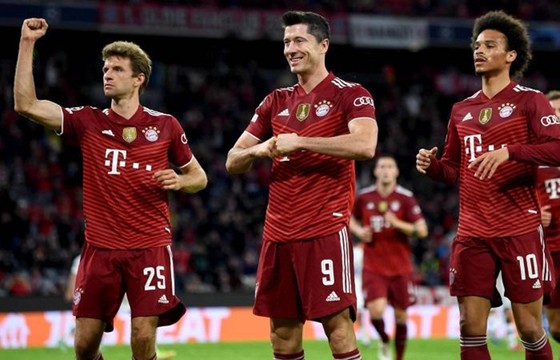 Barca thua thảm Benfica, thời gian của HLV Koeman đã cạn ảnh 1