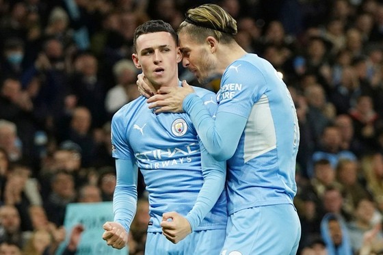 Phil Foden và Jack Grealish đã phải nhận đòn “dằn mặt” từ ông thầy. Ảnh: Getty Images