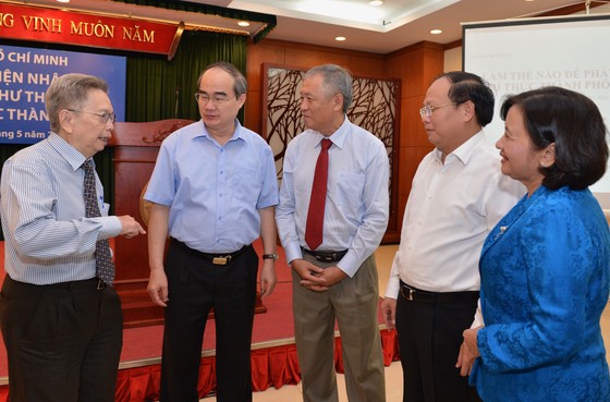 Bí thư Thành ủy TPHCM Nguyễn Thiện Nhân gặp đại diện trí thức ảnh 1
