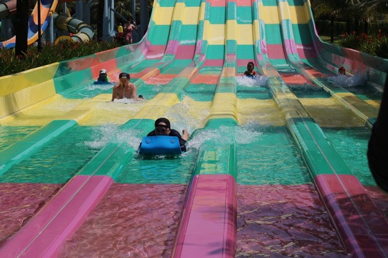 Dàn sao Việt “đại náo” Vinpearl Land và Safari Phú Quốc ảnh 7