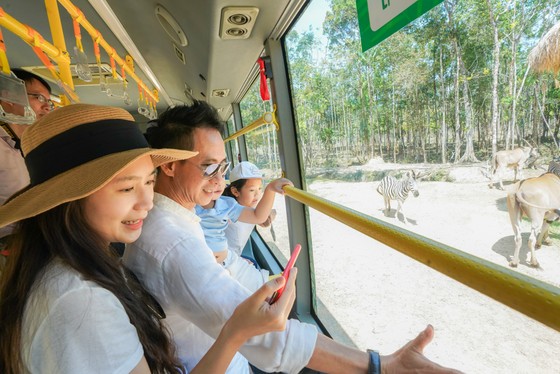 Dàn sao Việt “đại náo” Vinpearl Land và Safari Phú Quốc ảnh 2