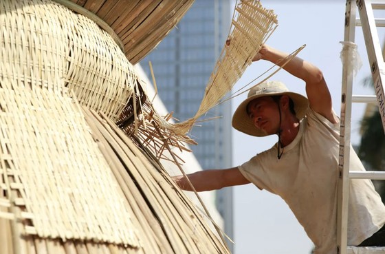 Xuất hiện Chuột Tài Lộc khổng lồ ở Đường xuân Phú Mỹ Hưng ảnh 2