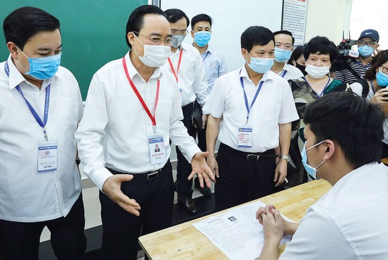 Thí sinh cả nước bước vào kỳ thi tốt nghiệp THPT ảnh 1