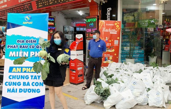 Người trồng rau củ quả gặp khó ảnh 1