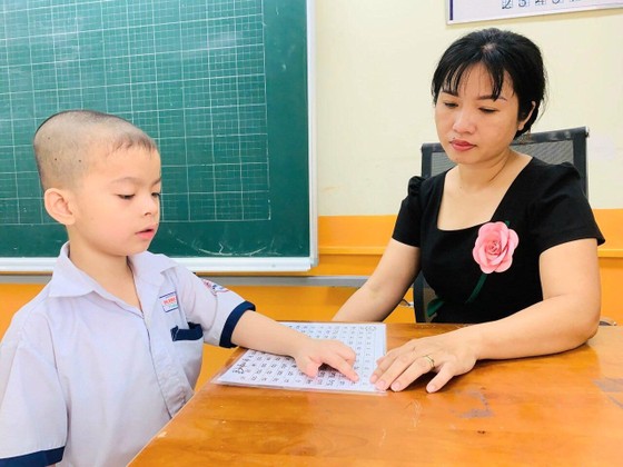 Giáo viên tiểu học: Những người lái đò tận tụy ảnh 2