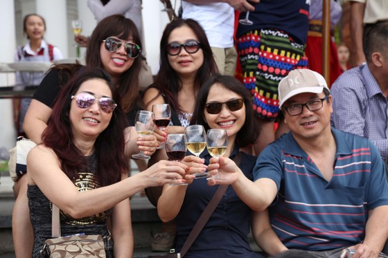 Ngất ngây trong không gian sôi động của Lễ hội rượu vang Sun World Ba Na Hills ảnh 11