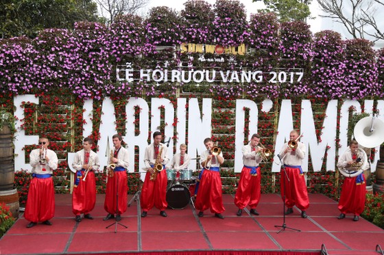 Ngất ngây trong không gian sôi động của Lễ hội rượu vang Sun World Ba Na Hills ảnh 6