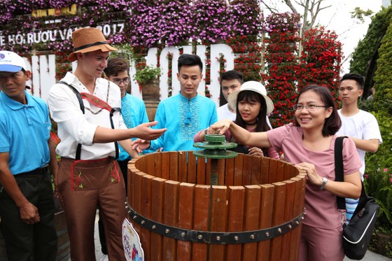 Ngất ngây trong không gian sôi động của Lễ hội rượu vang Sun World Ba Na Hills ảnh 8