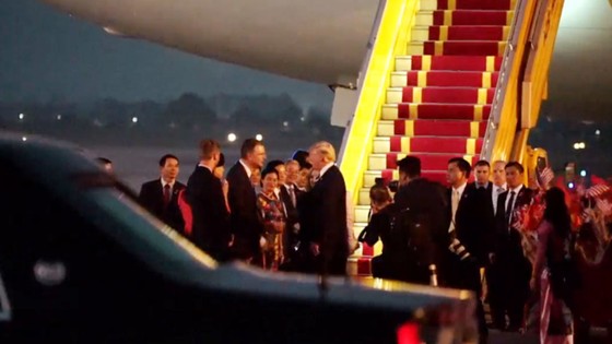 Tổng thống Hoa Kỳ Donald Trump đã đến Hà Nội ảnh 1