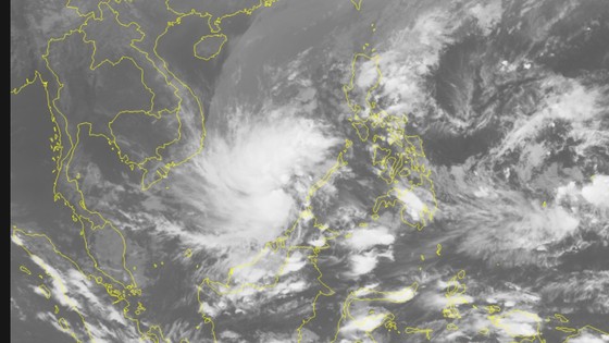 Bão Kai-tak giật cấp 11, di chuyển theo hướng Tây Tây Nam ảnh 2