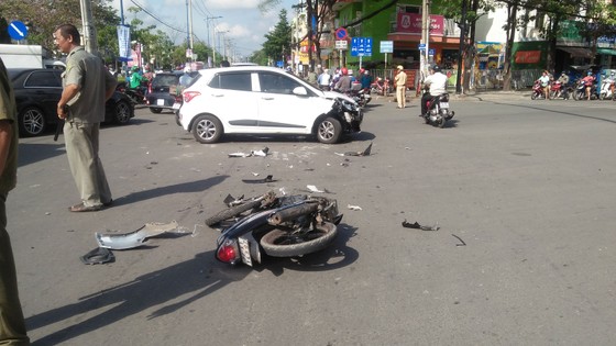 Va chạm với ô tô, nam thanh niên tử vong ảnh 1