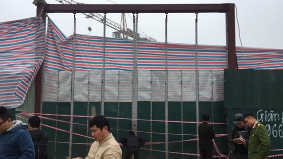 Hà Nội: Sập giàn giáo công trường tại phố Tố Hữu, 6 người thương vong ảnh 1