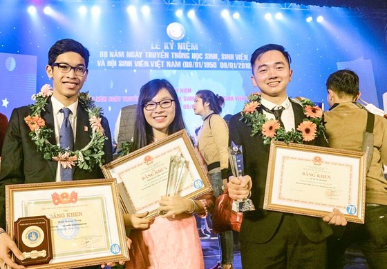 Đào tạo, sử dụng nhân tài vì đất nước ảnh 1