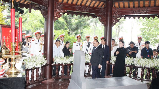 Lễ an táng nguyên Thủ tướng Phan Văn Khải ảnh 2