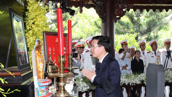 Lễ an táng nguyên Thủ tướng Phan Văn Khải ảnh 4