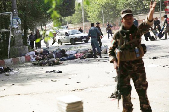 Afghanistan: Ít nhất 25 người thiệt mạng trong 2 vụ đánh bom liều chết tại Kabul ảnh 3